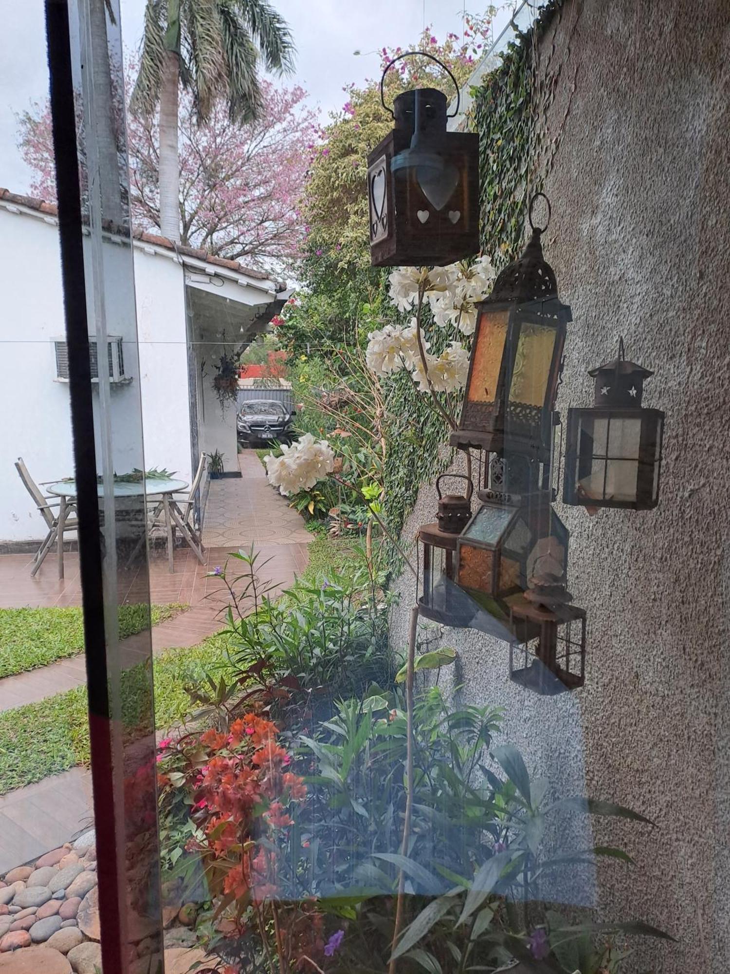 Granados Bed and Breakfast Ασουνσιόν Εξωτερικό φωτογραφία